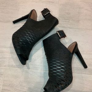 Vince camuto black perforated sandals, 10